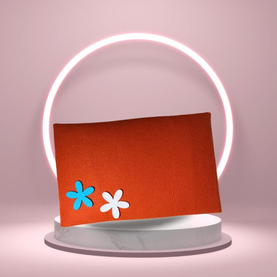HRIKU ORGANIZER FOR PASSPORTS, DOCUMENTS, PET PASSPORTS, ACCESSORIES AND STATIONERY WITH MAGNETIC BUTTON CLOSURE IN FELT - HYDRANGEA