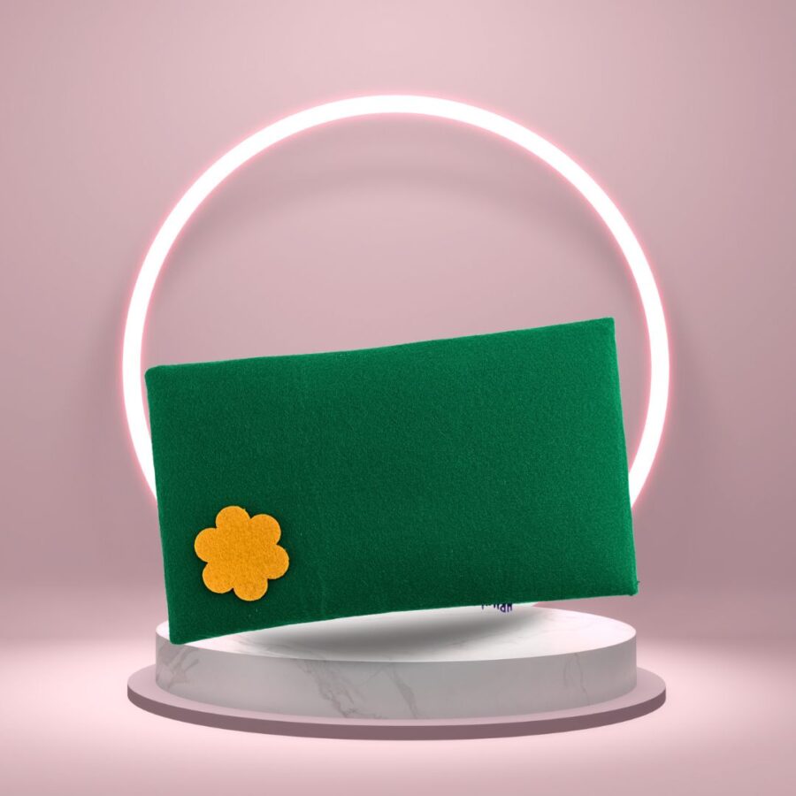 HRIKU ORGANIZER FOR PASSPORTS, DOCUMENTS, PET PASSPORTS, ACCESSORIES AND STATIONERY WITH MAGNETIC BUTTON CLOSURE IN FELT - COSMOS