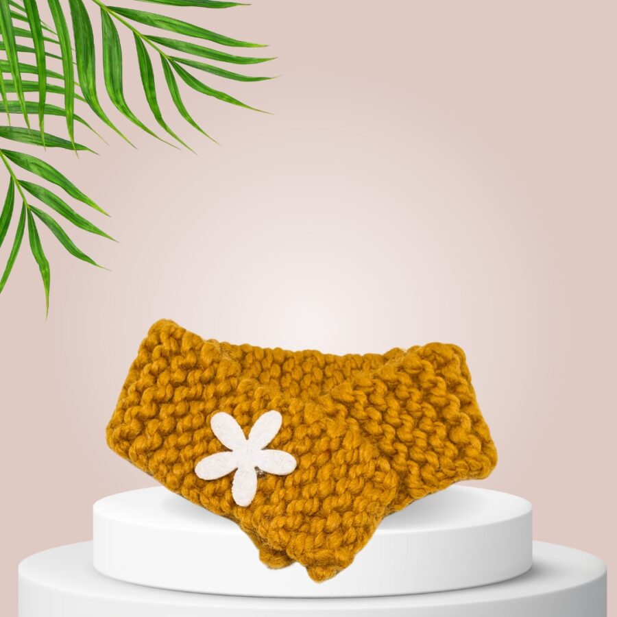 HRIKU OCHRE WOOLLEN MUFFLER FOR CATS